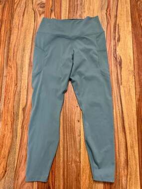 Nike One Women's Dri-FIT Mid-Rise Leggings with Pockets, Size L